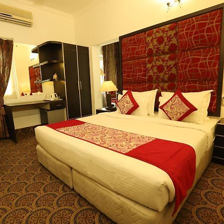 Hotel Capitol Hills - Greater Kailash Delhi Ню Делхи Екстериор снимка