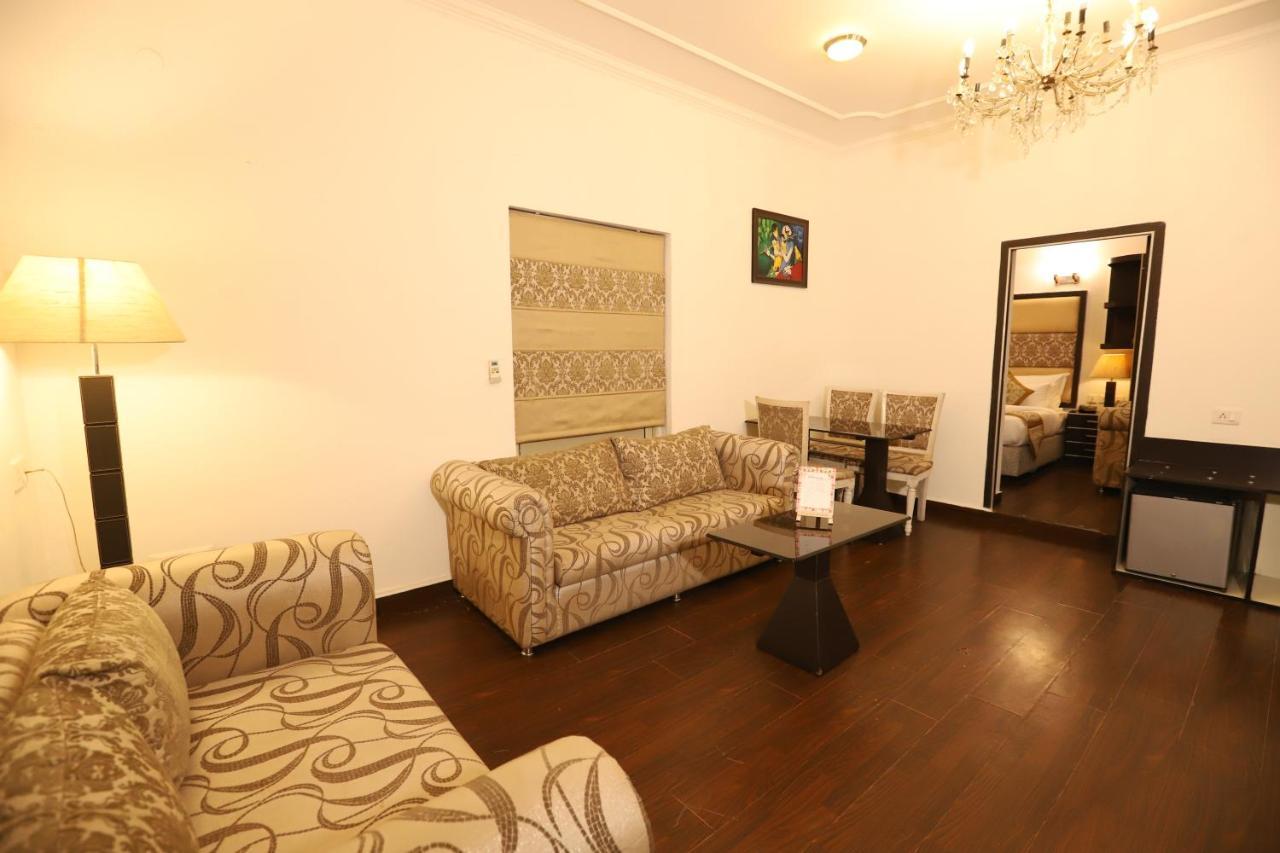 Hotel Capitol Hills - Greater Kailash Delhi Ню Делхи Екстериор снимка