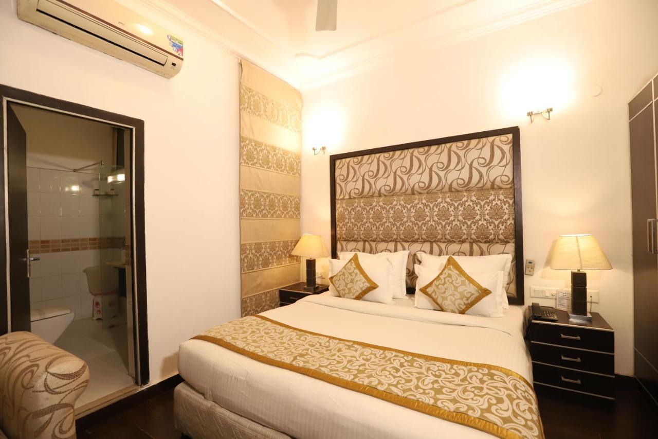 Hotel Capitol Hills - Greater Kailash Delhi Ню Делхи Екстериор снимка