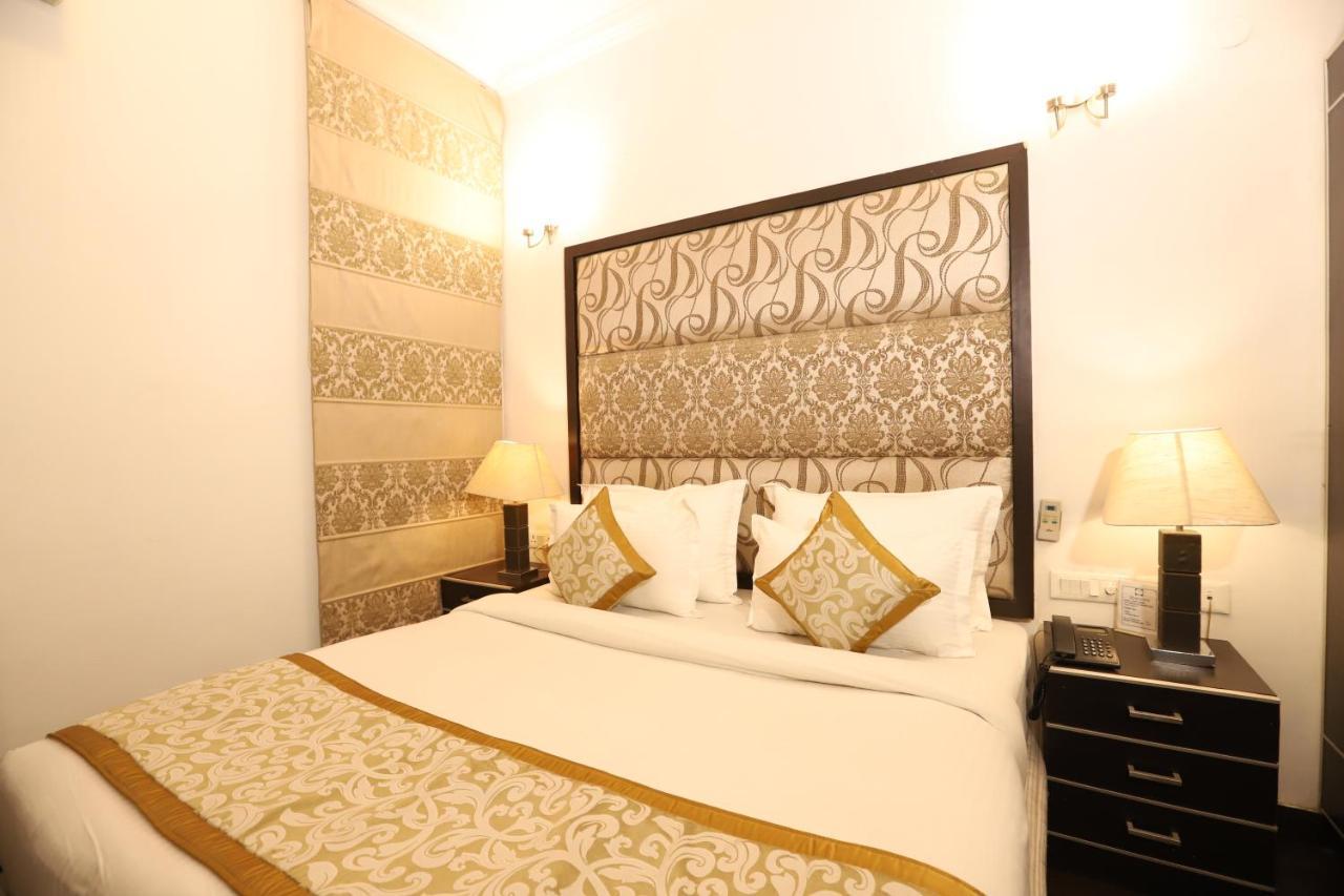 Hotel Capitol Hills - Greater Kailash Delhi Ню Делхи Екстериор снимка