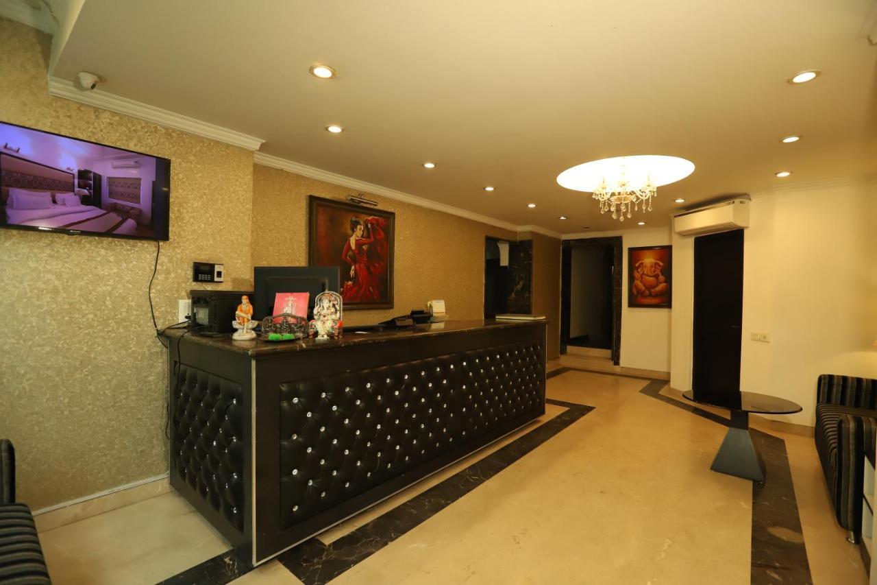Hotel Capitol Hills - Greater Kailash Delhi Ню Делхи Екстериор снимка