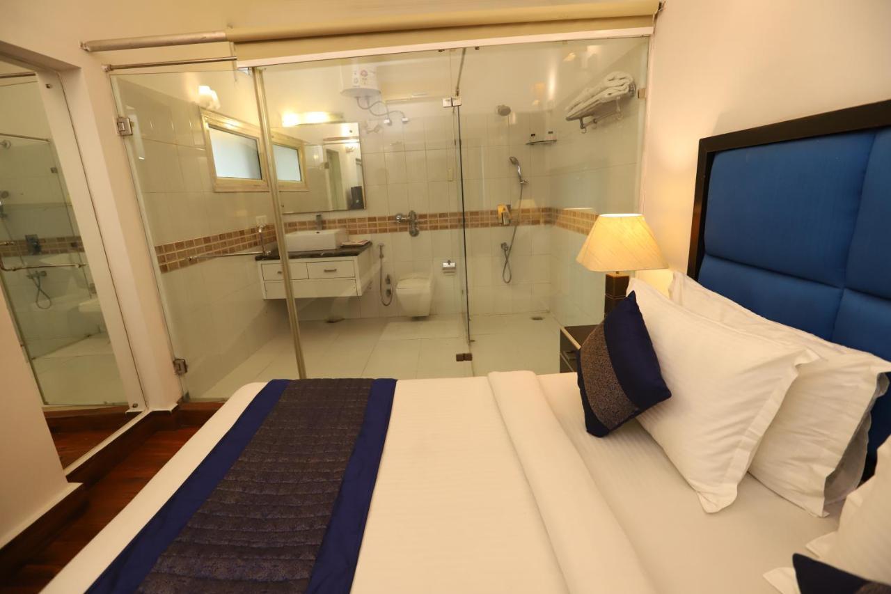 Hotel Capitol Hills - Greater Kailash Delhi Ню Делхи Екстериор снимка