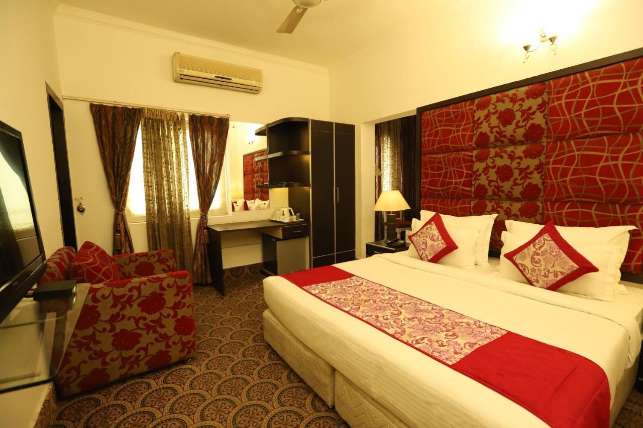 Hotel Capitol Hills - Greater Kailash Delhi Ню Делхи Екстериор снимка