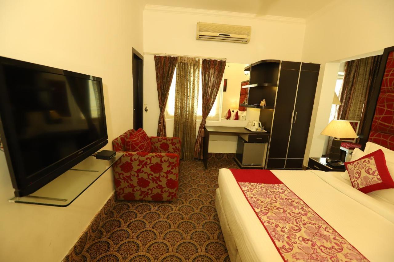 Hotel Capitol Hills - Greater Kailash Delhi Ню Делхи Екстериор снимка