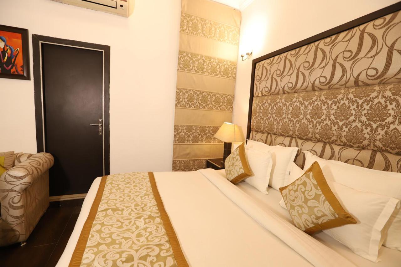 Hotel Capitol Hills - Greater Kailash Delhi Ню Делхи Екстериор снимка