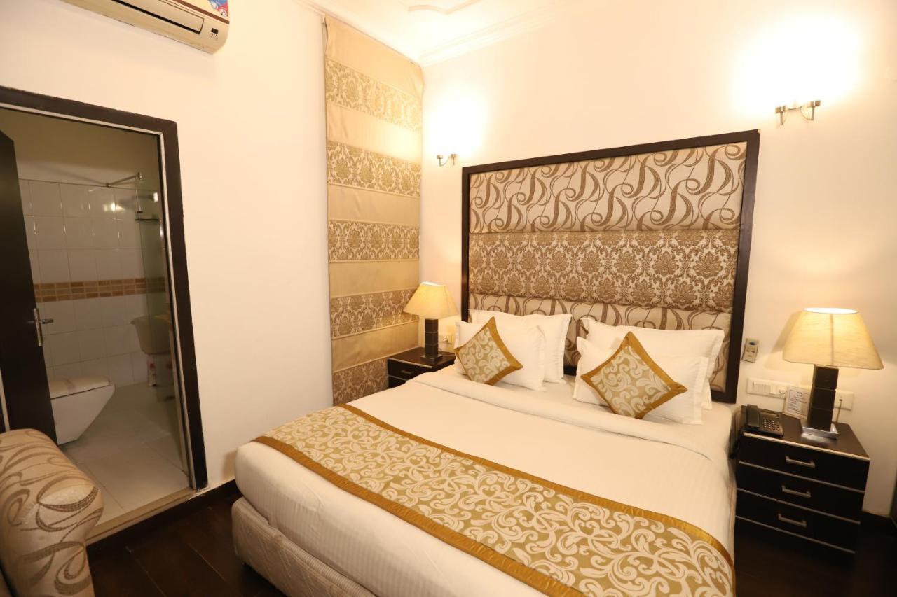 Hotel Capitol Hills - Greater Kailash Delhi Ню Делхи Екстериор снимка