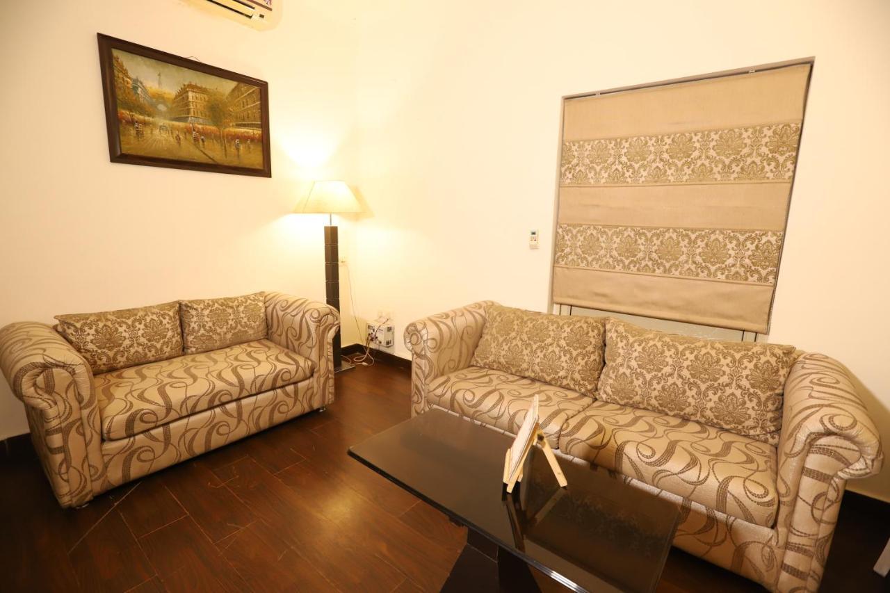 Hotel Capitol Hills - Greater Kailash Delhi Ню Делхи Екстериор снимка