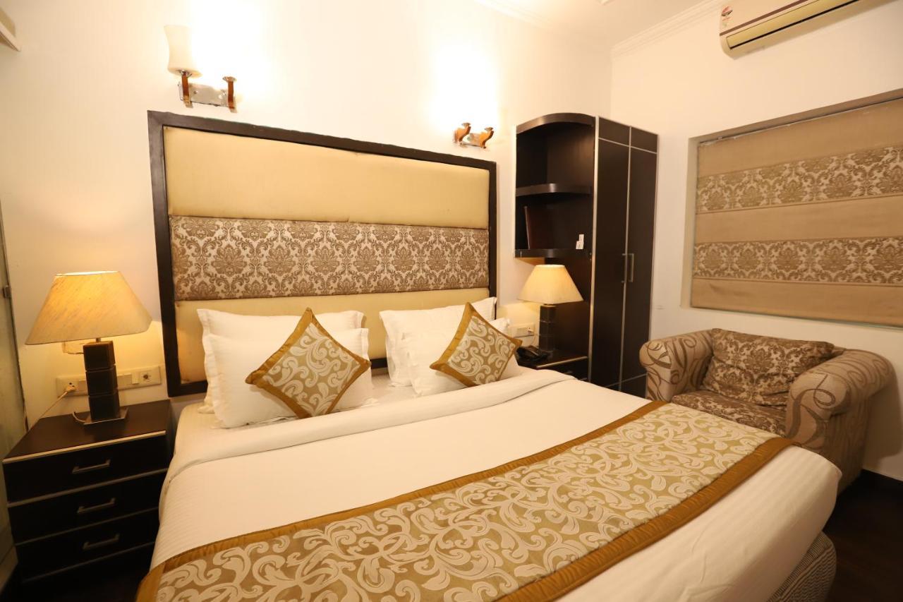 Hotel Capitol Hills - Greater Kailash Delhi Ню Делхи Екстериор снимка
