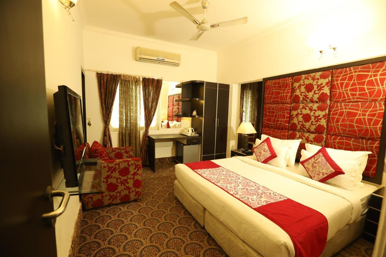 Hotel Capitol Hills - Greater Kailash Delhi Ню Делхи Екстериор снимка