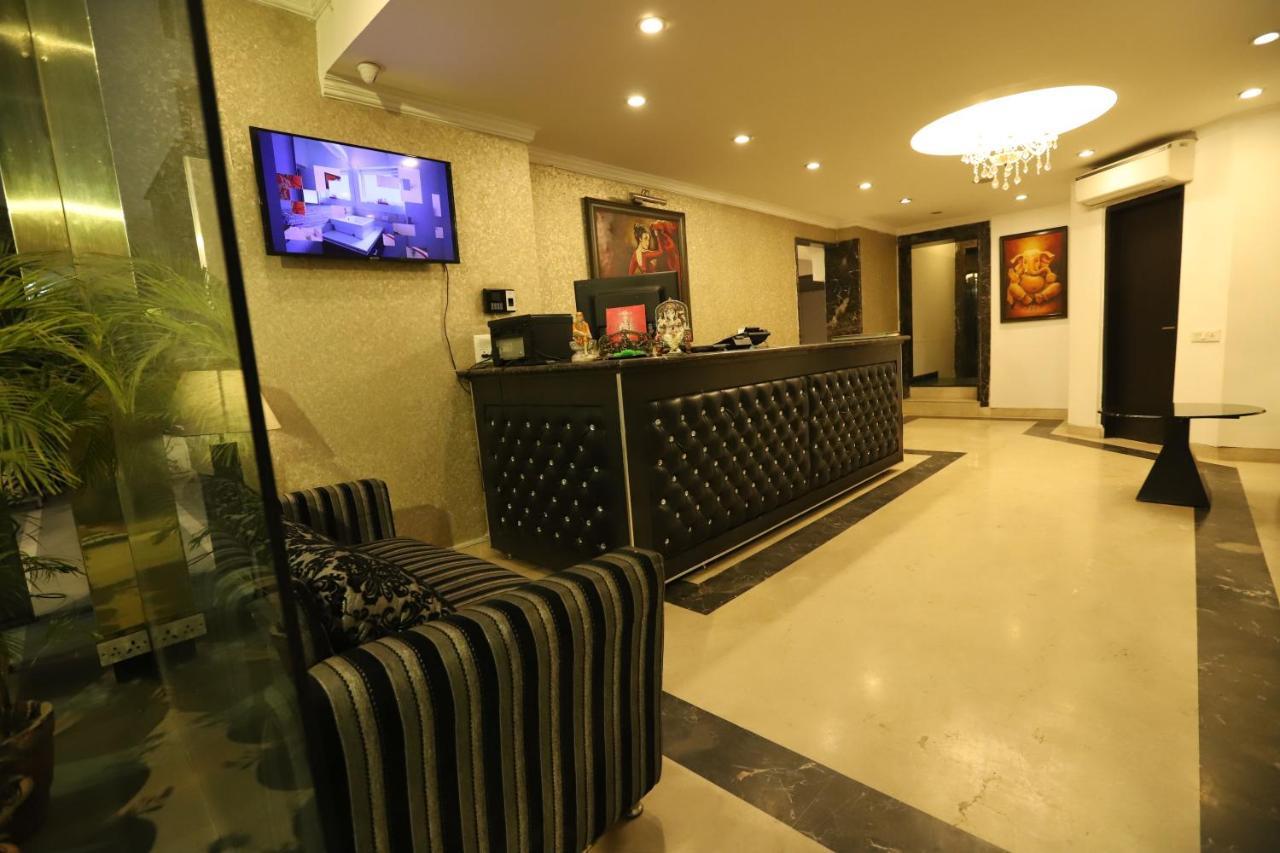 Hotel Capitol Hills - Greater Kailash Delhi Ню Делхи Екстериор снимка