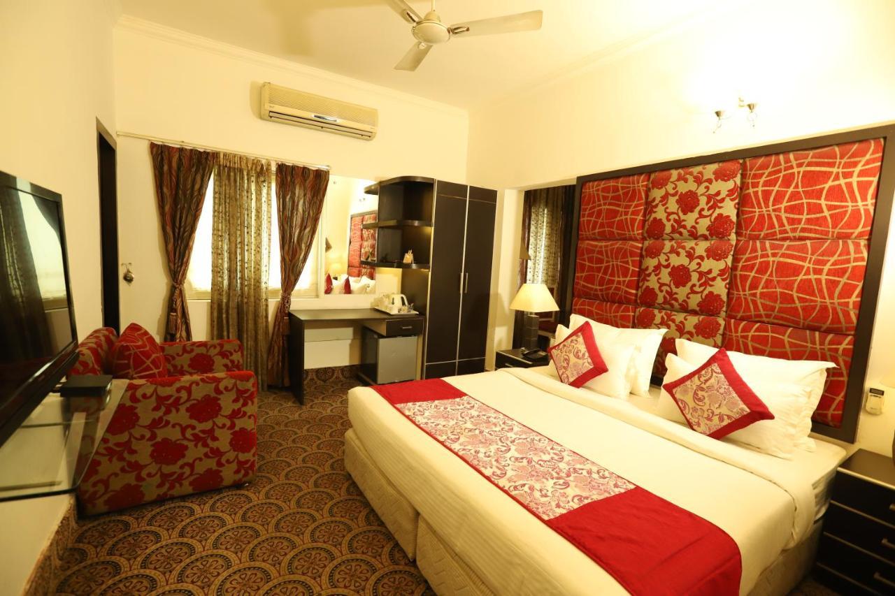 Hotel Capitol Hills - Greater Kailash Delhi Ню Делхи Екстериор снимка
